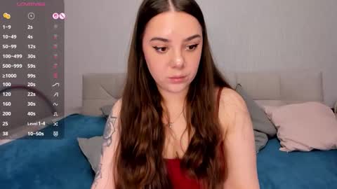 Snapshot of erinlanee chatting on 10.27.25 Erin online show from 10.27.25