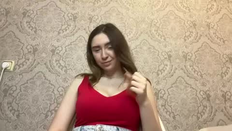 Snapshot of erinnkuhre chatting on 05.19.26 Lily online show from 05.19.26