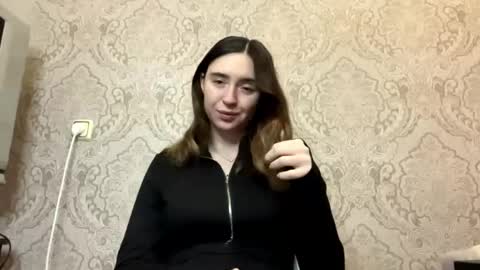 Snapshot of erinnkuhre chatting on 05.20.26 Lily online show from 05.20.26