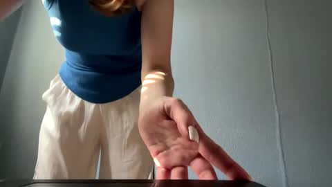 Snapshot of erinnkuhre chatting on 05.23.26 Lily online show from 05.23.26