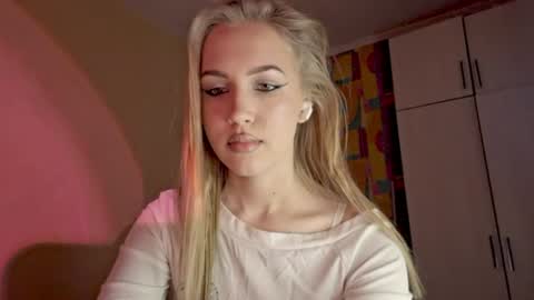 Snapshot of erinnnaji chatting on 06.13.26 Katrin online show from 06.13.26