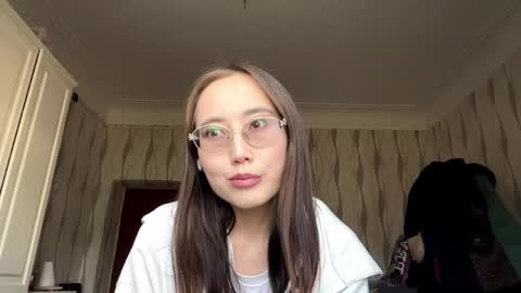 Snapshot of erinnthurmond chatting on 05.23.26 Luna online show from 05.23.26