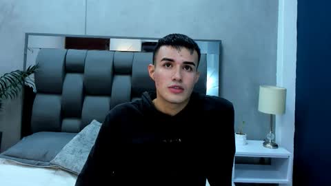 Snapshot of eros_mancini chatting on 11.29.25 Eros Mancini online show from 11.29.25