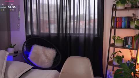 Snapshot of eroswild_ chatting on 09.18.25 Eros Wild online show from 09.18.25