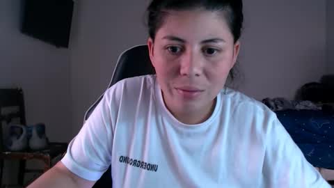 Snapshot of erotic_katia chatting on 04.19.26 Sara online show from 04.19.26