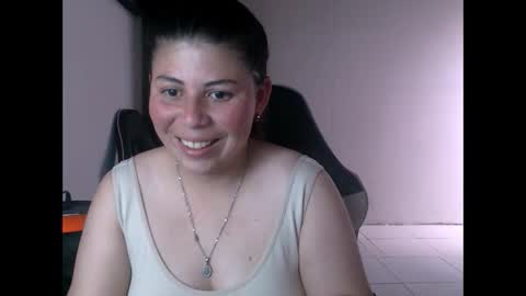 Snapshot of erotic_katia chatting on 05.08.26 Sara online show from 05.08.26