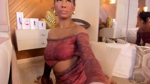 Snapshot of eroticalana_ chatting on 06.17.26 Alana online show from 06.17.26
