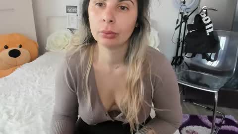 eroticsensualkitty4u online show from 10.23.25