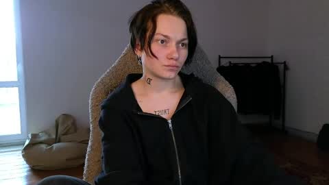 Snapshot of esajukyy chatting on 05.13.26 esajukyy online show from 05.13.26