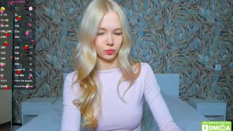 Snapshot of eshcka chatting on 05.10.26 Megan and Brad online show from 05.10.26