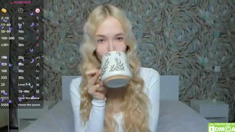 Snapshot of eshcka chatting on 05.24.26 Megan and Brad online show from 05.24.26