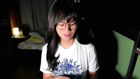 Snapshot of esilchan chatting on 10.07.25 Chelliane online show from 10.07.25