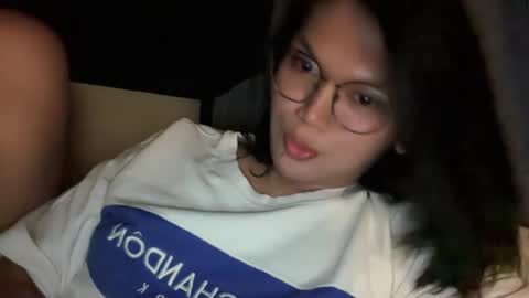 Snapshot of esilchan chatting on 11.11.25 Chelliane online show from 11.11.25