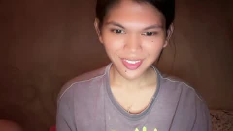Snapshot of esilchan chatting on 05.11.26 Chelliane online show from 05.11.26