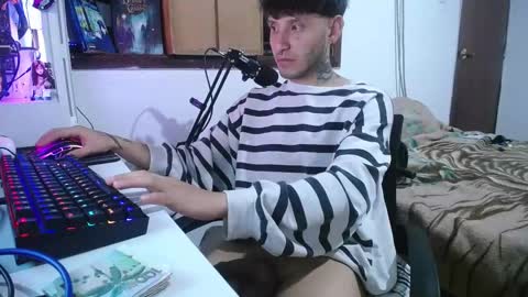 Snapshot of esjrobles chatting on 12.04.24 Esteban online show from 12.04.24