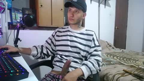 Snapshot of esjrobles chatting on 12.15.24 Esteban online show from 12.15.24