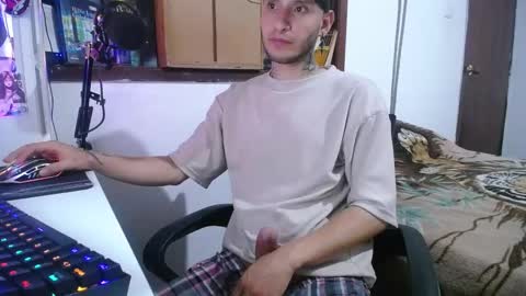Snapshot of esjrobles chatting on 12.19.24 Esteban online show from 12.19.24