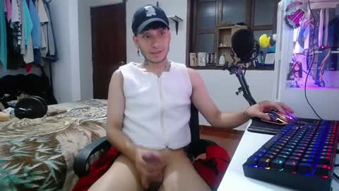Snapshot of esjrobles chatting on 12.27.24 Esteban online show from 12.27.24