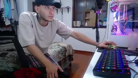 Snapshot of esjrobles chatting on 12.28.24 Esteban online show from 12.28.24