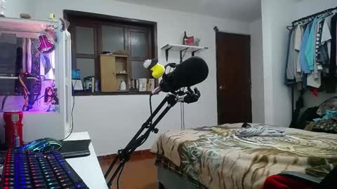 Snapshot of esjrobles chatting on 12.31.24 Esteban online show from 12.31.24