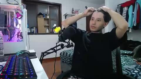 Snapshot of esjrobles chatting on 01.20.25 Esteban online show from 01.20.25