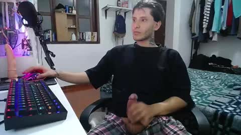 Snapshot of esjrobles chatting on 01.20.25 Esteban online show from 01.20.25