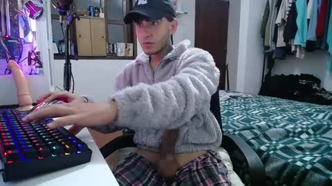 Snapshot of esjrobles chatting on 01.21.25 Esteban online show from 01.21.25
