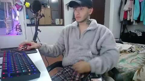 Snapshot of esjrobles chatting on 01.24.25 Esteban online show from 01.24.25
