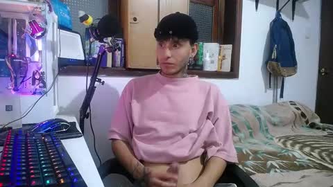 Snapshot of esjrobles chatting on 01.28.25 Esteban online show from 01.28.25