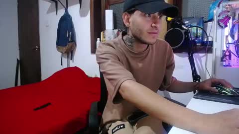 Snapshot of esjrobles chatting on 02.15.25 Esteban online show from 02.15.25