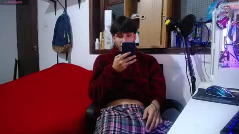 Snapshot of esjrobles chatting on 02.16.25 Esteban online show from 02.16.25