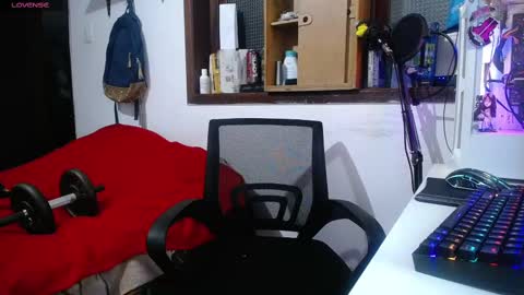 Snapshot of esjrobles chatting on 02.16.25 Esteban online show from 02.16.25
