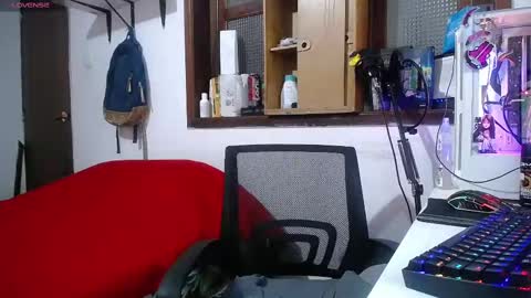 Snapshot of esjrobles chatting on 02.17.25 Esteban online show from 02.17.25