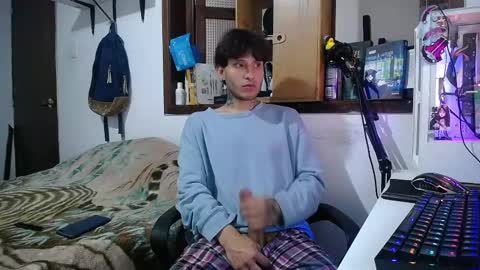 Snapshot of esjrobles chatting on 02.28.25 Esteban online show from 02.28.25