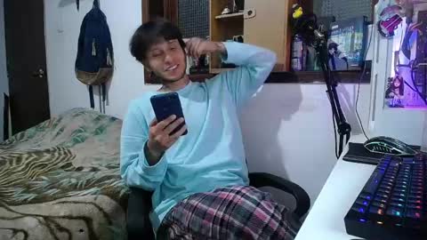 Snapshot of esjrobles chatting on 03.04.25 Esteban online show from 03.04.25