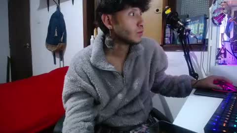 Snapshot of esjrobles chatting on 03.05.25 Esteban online show from 03.05.25