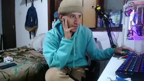 Snapshot of esjrobles chatting on 03.08.25 Esteban online show from 03.08.25