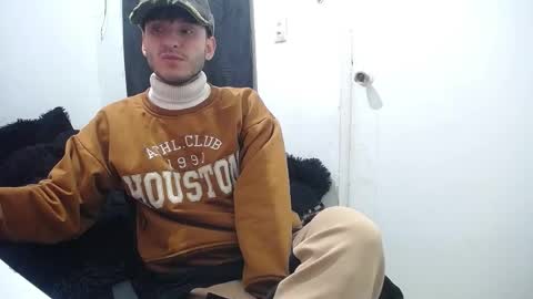Snapshot of esjrobles chatting on 09.08.25 Esteban online show from 09.08.25