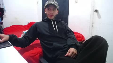 Snapshot of esjrobles chatting on 10.02.25 Esteban online show from 10.02.25