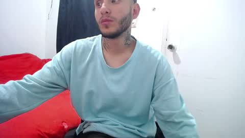 Snapshot of esjrobles chatting on 10.04.25 Esteban online show from 10.04.25
