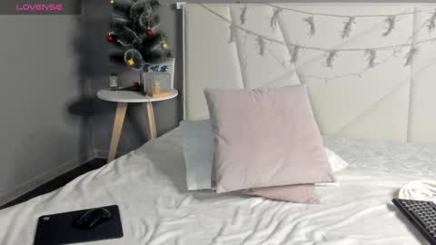 Esme Runn online show from 01.18.25