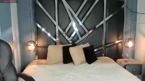 Esmeralda online show from 03.12.26