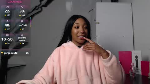 Snapshot of esmeralda_bk chatting on 09.30.25 esmeralda_bk online show from 09.30.25