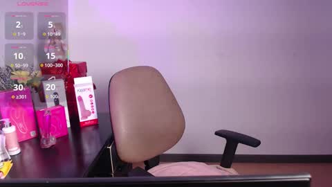 Snapshot of esmeralda_bk chatting on 12.18.25 esmeralda_bk online show from 12.18.25