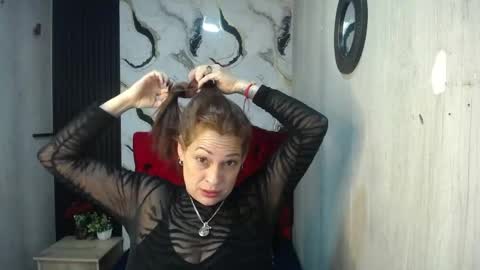 Snapshot of esmeralda_black chatting on 05.06.26 esmeralda black online show from 05.06.26