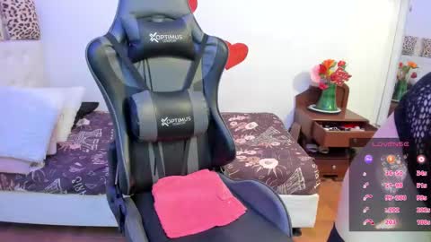 esme online show from 02.26.26