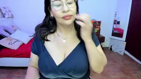 Snapshot of esmeralda_milf1 chatting on 06.24.26 esme online show from 06.24.26