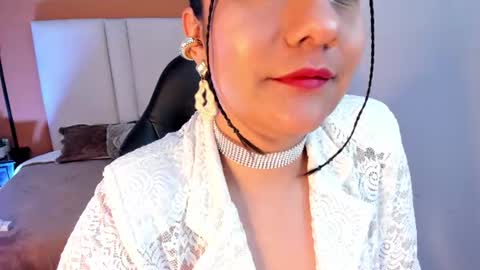 Snapshot of esmeralda_rose__ chatting on 06.27.26 esmeralda_rose__ online show from 06.27.26