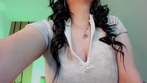 Snapshot of esmeralda_rose__ chatting on 07.03.26 esmeralda_rose__ online show from 07.03.26