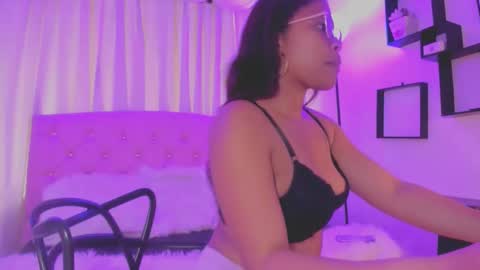 Esmeralda  online show from 03.25.26